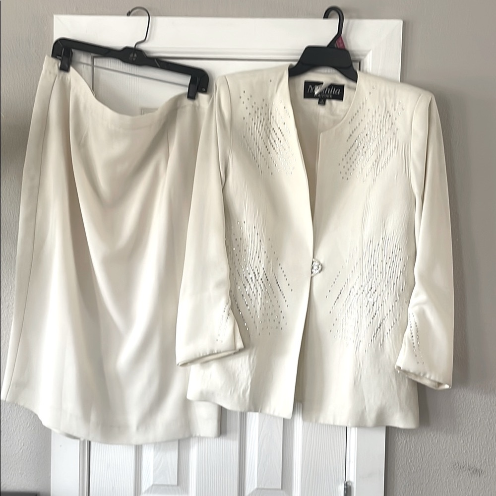 Moshita Cougure Off White Skirt and Jacket Special Occasion Outfit, Size 18